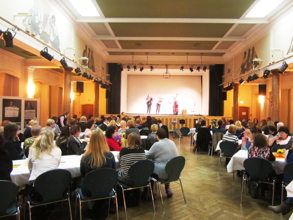 Frauentag im Kraftwerk Saal